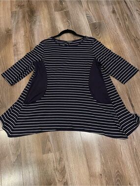 Red Coral navy & white striped tunic top, size Large.